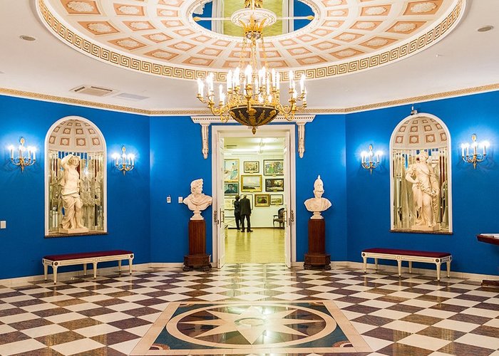 The Moscow State Art Gallery of the People′s Artist of the USSR Ilya Glazunov