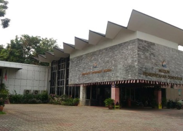 Democratic Government Museum