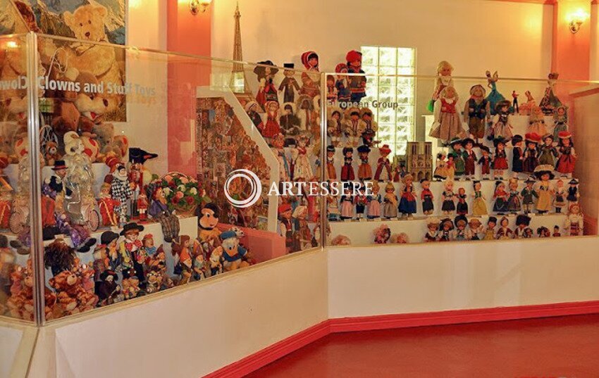 International Doll House