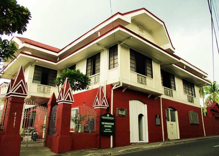 Museo nina Leon at Galicano Apacible