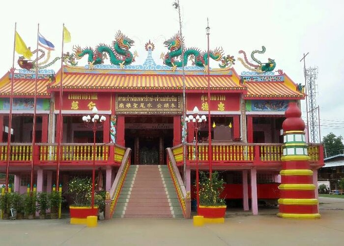 Chao Pho Thepharak-Chao Mae Thapthim Shrine