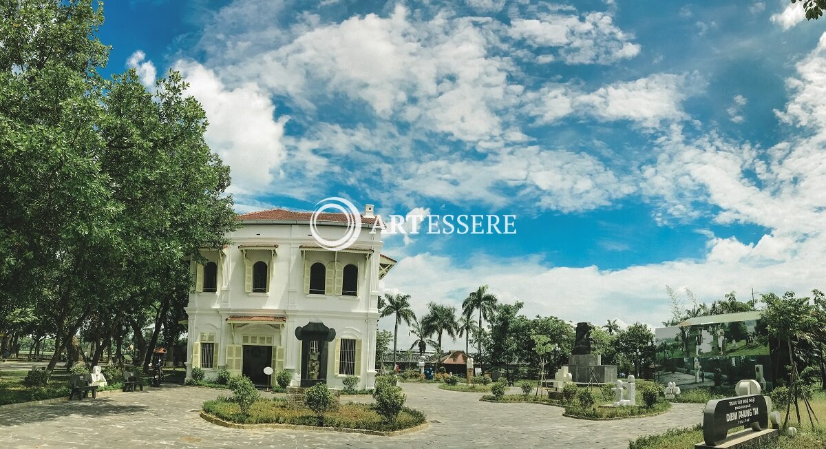 Diem Phung Thi Art Exhibition House