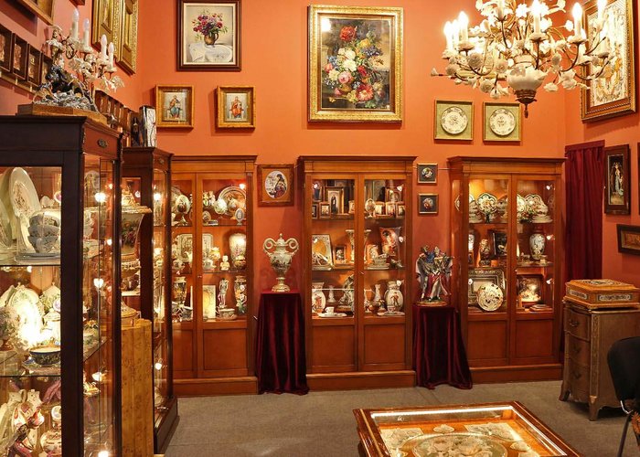 The Gallery of author′s porcelain of  Lada Bystritskaya