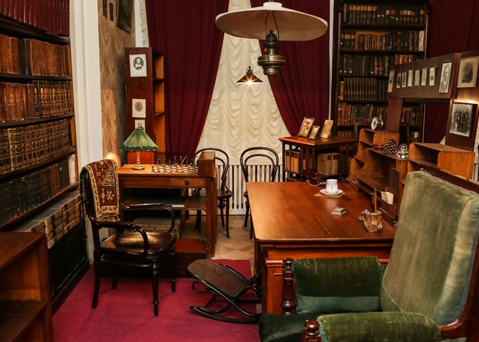 The Museum of  D.I.  Mendeleev