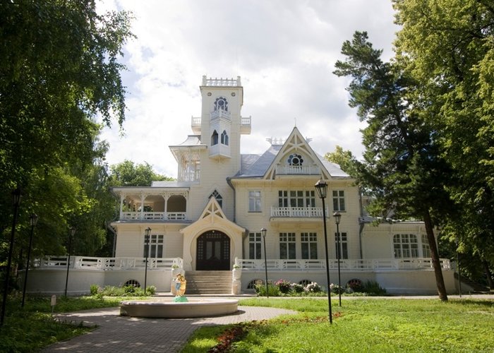 The Art and Exhibition Complex «Dacha of Bashenin»