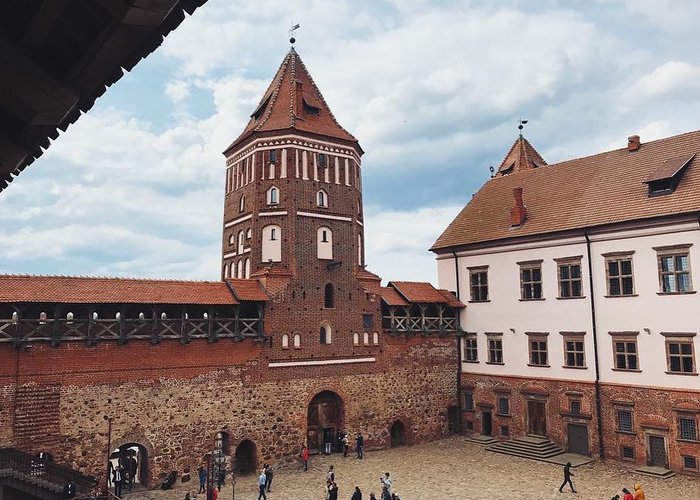 Establishment of the «Museum» Castle Complex «Mir»