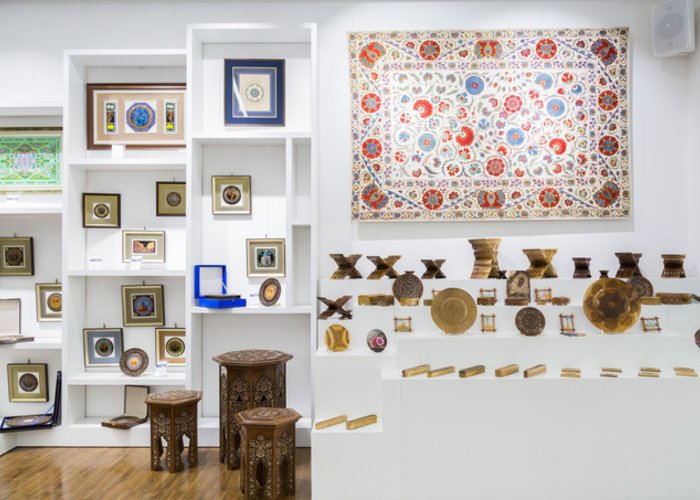 Autograph art gallery